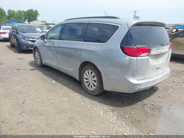 45484471 :رقم المزاد ، 2C4RC1BG4HR734303 vin ، 2017 Chrysler Pacifica Touring-l مزاد بيع