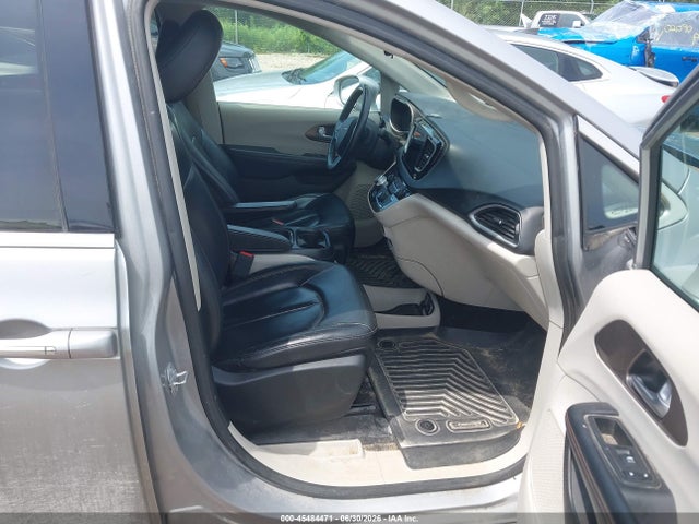 45484471 :رقم المزاد ، 2C4RC1BG4HR734303 vin ، 2017 Chrysler Pacifica Touring-l مزاد بيع