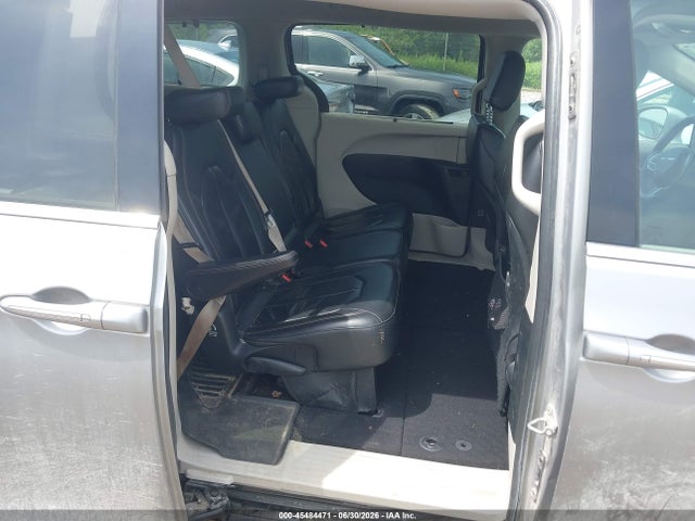 45484471 :رقم المزاد ، 2C4RC1BG4HR734303 vin ، 2017 Chrysler Pacifica Touring-l مزاد بيع