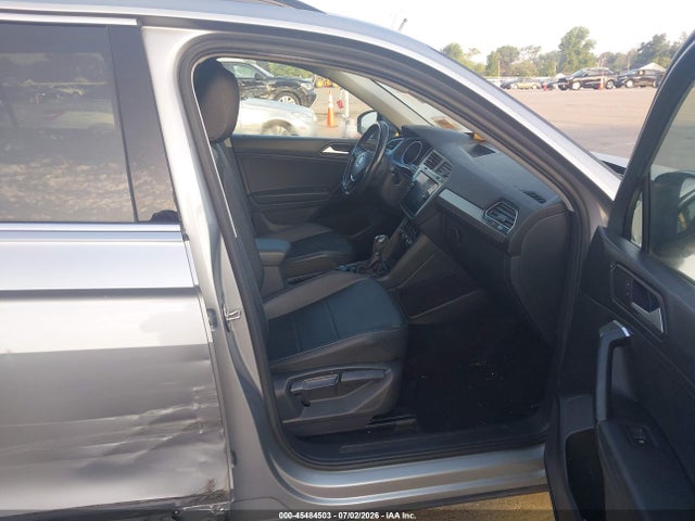Продаж на аукціоні авто 2019 Volkswagen Tiguan 2.0t Se/2.0t Sel/2.0t Sel R-line/2.0t Sel R-line Black, vin: 3VV2B7AX6KM184935, номер лоту: 45484503