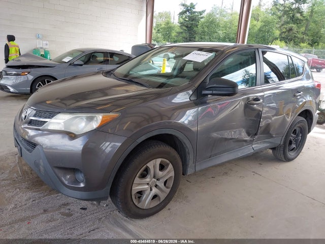 Toyota RAV4 LE 2015 2T3ZFREV4FW136036 Image 2