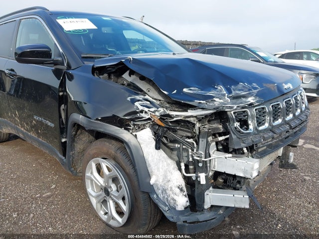 Jeep Compass Latitude 4x4 2025 3C4NJDBN4ST561021 Image 6