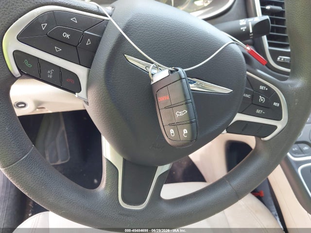 45484698 :رقم المزاد ، 1C3CCCAB7GN181721 vin ، 2016 Chrysler 200 Limited مزاد بيع