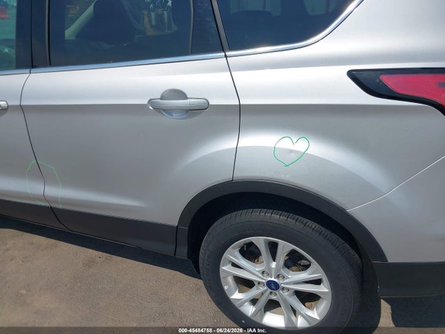 1FMCU9GD4JUC38762 Ford ESCAPE SE