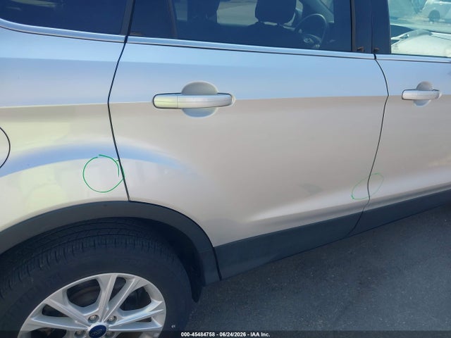 1FMCU9GD4JUC38762 Ford ESCAPE SE