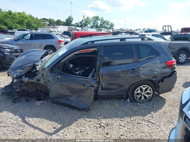 45484759 :رقم المزاد ، JF2SKAEC6NH509810 vin ، 2022 Subaru Forester Premium مزاد بيع