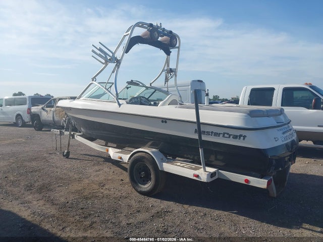 Продажа на аукционе авто 2001 Mastercraft 20', vin: MBCA2GN8L001, номер лота: 45484760