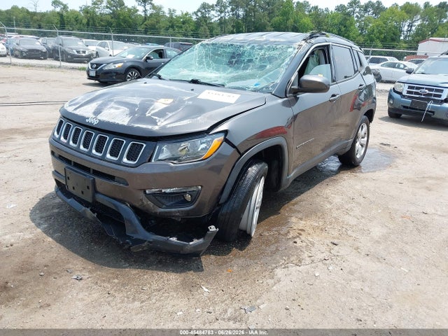 Jeep Compass Latitude 4x4 2018 3C4NJDBB5JT112872 Image 2