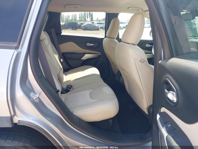 1C4PJMAB5HW664225 Jeep Cherokee Sport