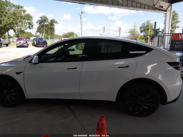 45484865 :رقم المزاد ، 7SAYGDEF6NF379777 vin ، 2022 Tesla Model Y Performance Dual Motor All-wheel Drive مزاد بيع