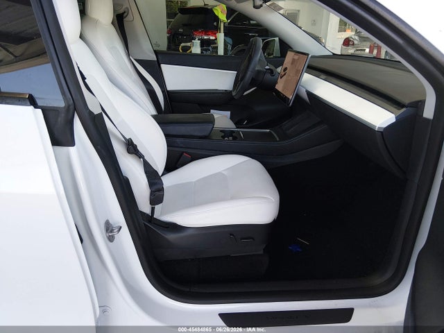 45484865 :رقم المزاد ، 7SAYGDEF6NF379777 vin ، 2022 Tesla Model Y Performance Dual Motor All-wheel Drive مزاد بيع