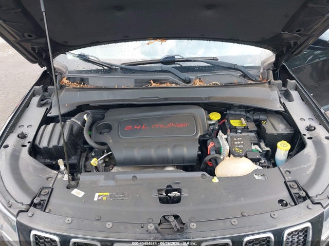 45484874 :رقم المزاد ، 3C4NJDBB6JT436316 vin ، 2018 Jeep Compass Latitude 4x4 مزاد بيع