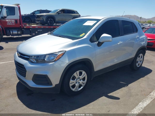 Chevrolet TRAX LS 2018 KL7CJKSB4JB608272 Image 2