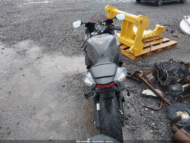 Suzuki GSX-R600 2025 JS1GN7FA7S7100643 Image 6