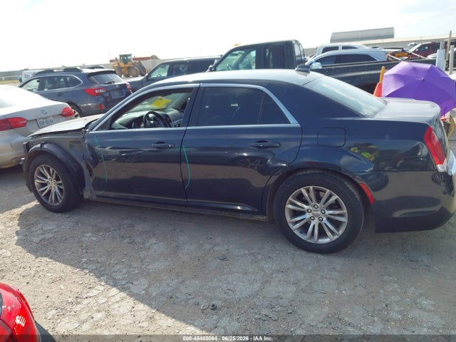 2018 Chrysler 300 Touring L მანქანა იყიდება აუქციონზე, vin: 2C3CCAAG3JH140499, აუქციონის ნომერი: 45485064