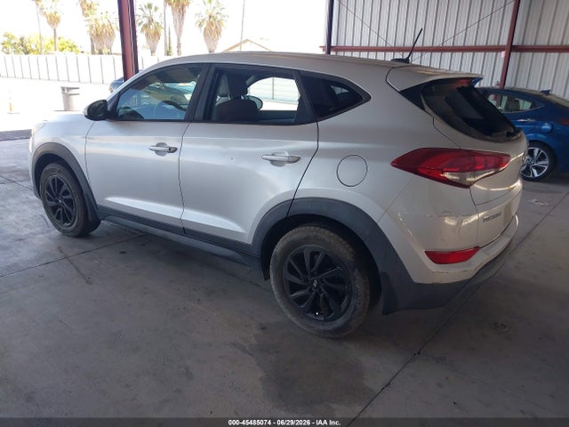 Hyundai TUCSON SE 2017 KM8J23A49HU569852 Image 3
