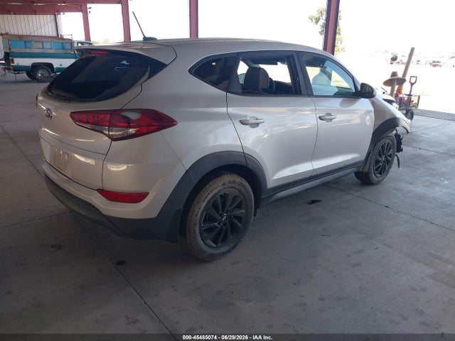 Hyundai TUCSON SE 2017 KM8J23A49HU569852 Image 4