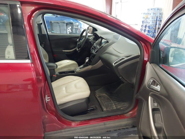 Ford Focus Titanium 2016 1FADP3N27GL339636 Image 5