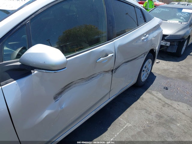 Toyota Prius Two 2017 JTDKBRFU6H3027828 Image 12