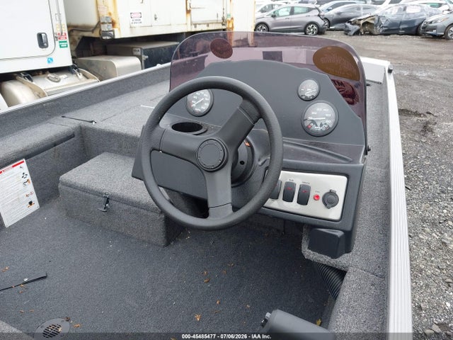 Crestliner 17' 2025 CRC10744D525 Image 16