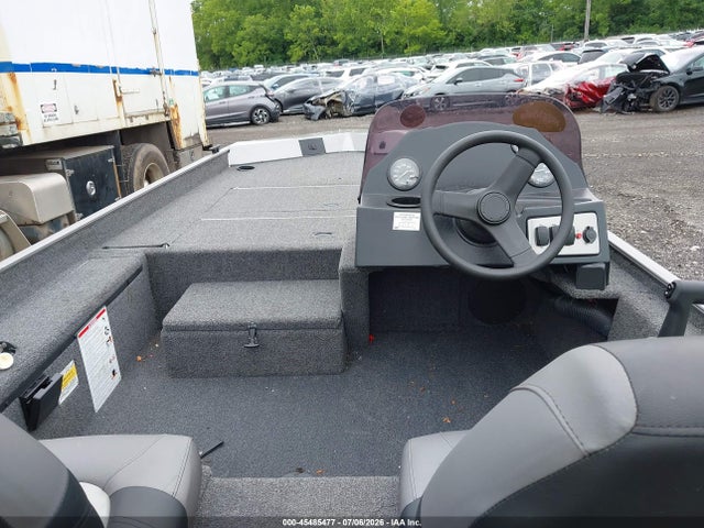 Crestliner 17' 2025 CRC10744D525 Image 17