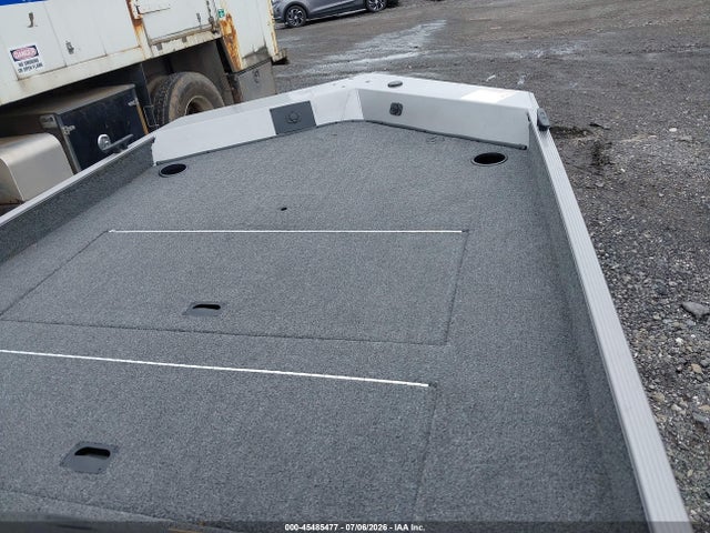 Crestliner 17' 2025 CRC10744D525 Image 18