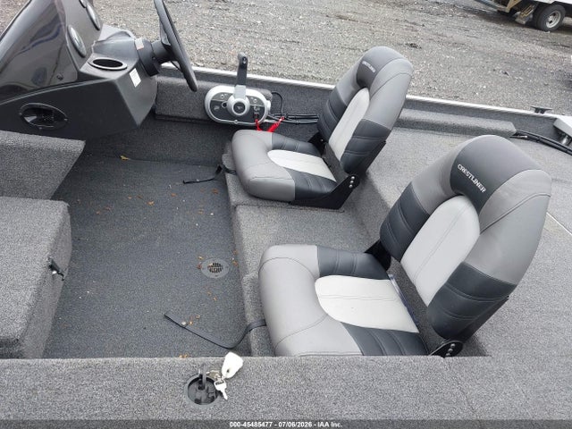 Crestliner 17' 2025 CRC10744D525 Image 5