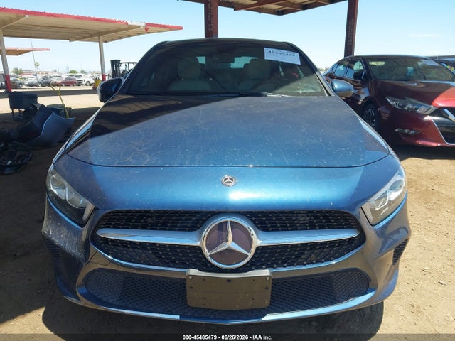 WDD3G4EB5KW020891 Mercedes-Benz A 220