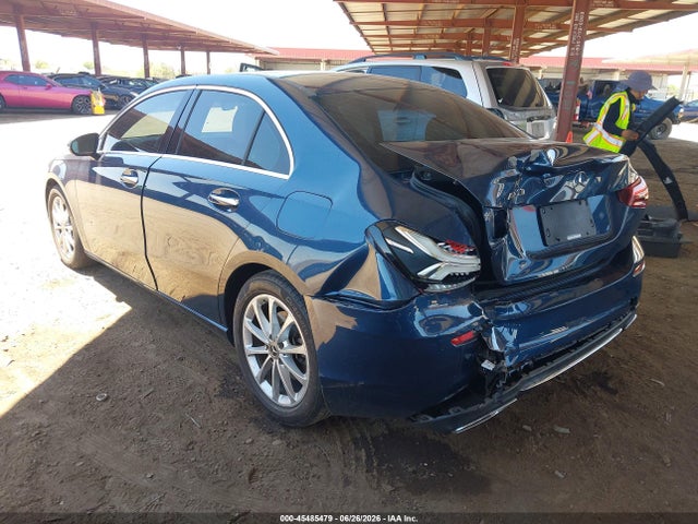 WDD3G4EB5KW020891 Mercedes-Benz A 220