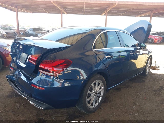 WDD3G4EB5KW020891 Mercedes-Benz A 220