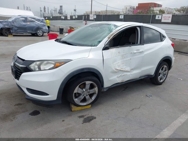 Honda HR-V LX 2018 3CZRU5H33JM720585 Image 2