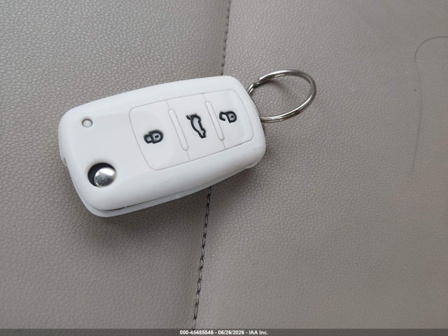 2013 Volkswagen Beetle 2.5l მანქანა იყიდება აუქციონზე, vin: 3VWJX7AT6DM683775, აუქციონის ნომერი: 45485546