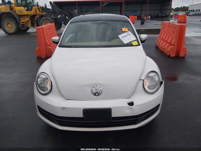 2013 Volkswagen Beetle 2.5l მანქანა იყიდება აუქციონზე, vin: 3VWJX7AT6DM683775, აუქციონის ნომერი: 45485546