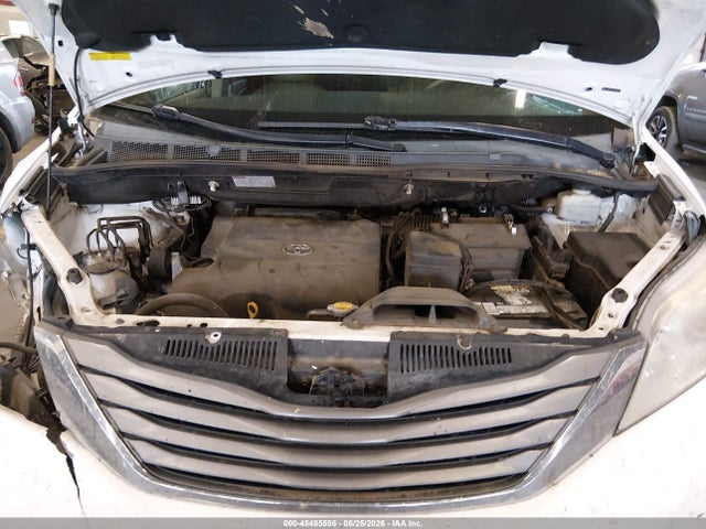 45485596 :رقم المزاد ، 5TDDK3DC9BS026436 vin ، 2011 Toyota Sienna Xle مزاد بيع