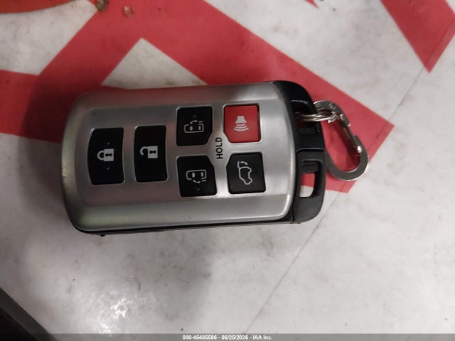 45485596 :رقم المزاد ، 5TDDK3DC9BS026436 vin ، 2011 Toyota Sienna Xle مزاد بيع