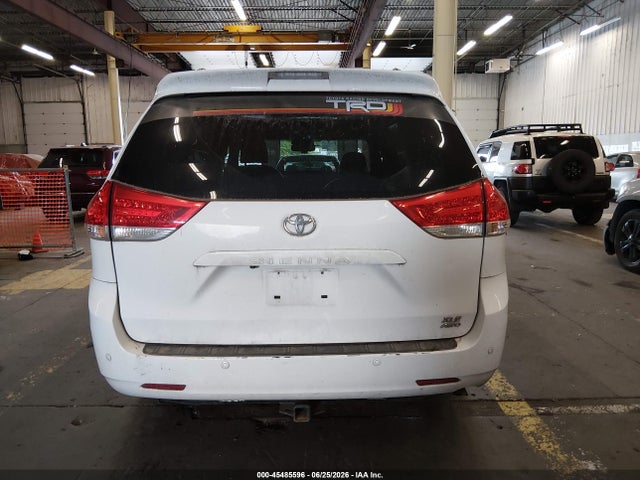 45485596 :رقم المزاد ، 5TDDK3DC9BS026436 vin ، 2011 Toyota Sienna Xle مزاد بيع