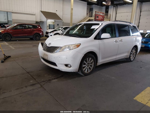 45485596 :رقم المزاد ، 5TDDK3DC9BS026436 vin ، 2011 Toyota Sienna Xle مزاد بيع