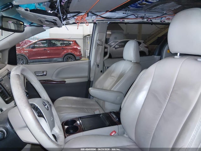 45485596 :رقم المزاد ، 5TDDK3DC9BS026436 vin ، 2011 Toyota Sienna Xle مزاد بيع