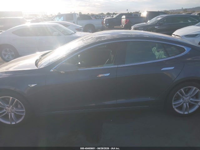 Tesla Model S 60/70/75/85 2016 5YJSA1E12GF121945 Image 14