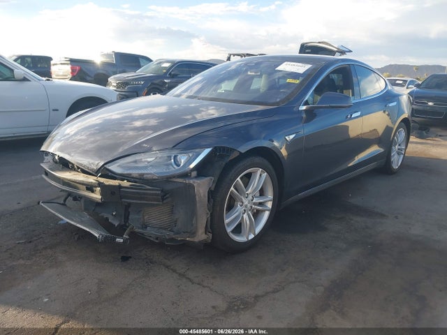 Tesla Model S 60/70/75/85 2016 5YJSA1E12GF121945 Image 2