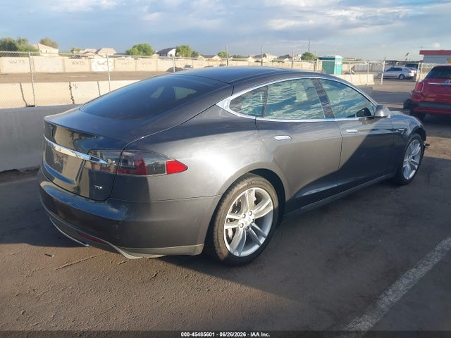 Tesla Model S 60/70/75/85 2016 5YJSA1E12GF121945 Image 4