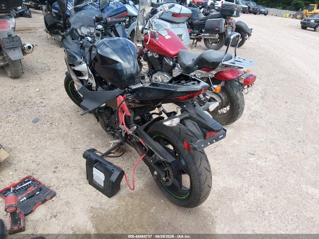 Kawasaki EX400 2022 JKAEXKG19NDAE3756 Image 3