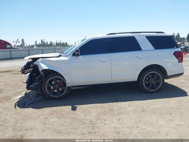 1FMJU2AT8NEA09211 Ford Expedition Limited