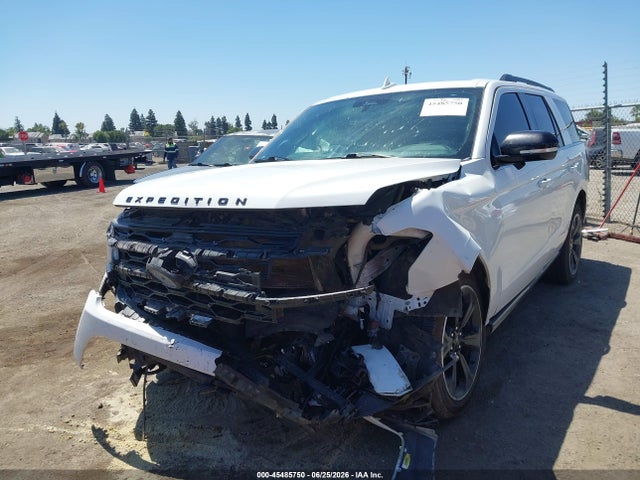 Ford Expedition Limited 2022 1FMJU2AT8NEA09211 Image 2