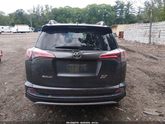 45485758 :رقم المزاد ، JTMRFREV5JJ721781 vin ، 2018 Toyota Rav4 Xle مزاد بيع