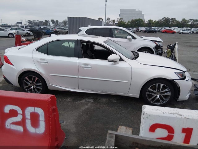 Lexus IS 300 2020 JTHDA1D2XL5108583 Image 13