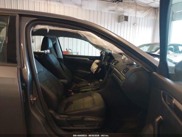 2018 Volkswagen Passat 2.0t R-line/2.0t S მანქანა იყიდება აუქციონზე, vin: 1VWAA7A31JC020922, აუქციონის ნომერი: 45485833
