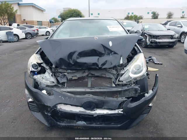 Toyota Prius C Two 2016 JTDKDTB31G1121761 Image 13