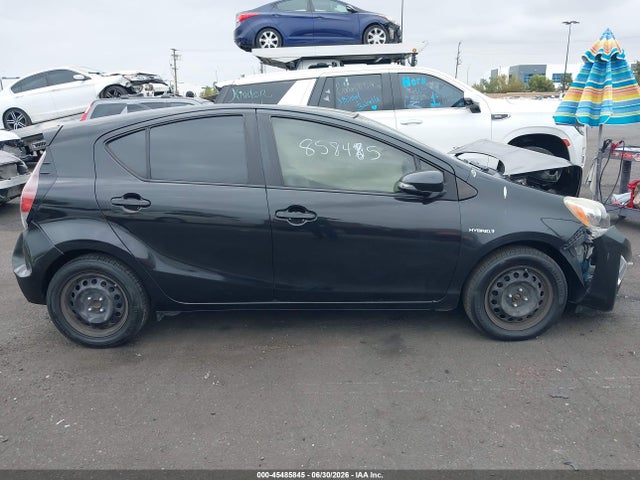 Toyota Prius C Two 2016 JTDKDTB31G1121761 Image 14