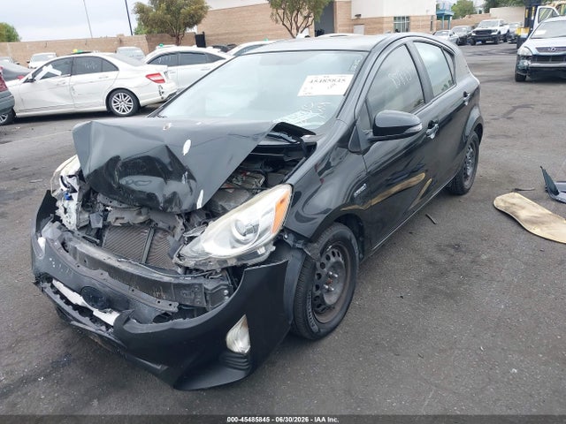 Toyota Prius C Two 2016 JTDKDTB31G1121761 Image 2